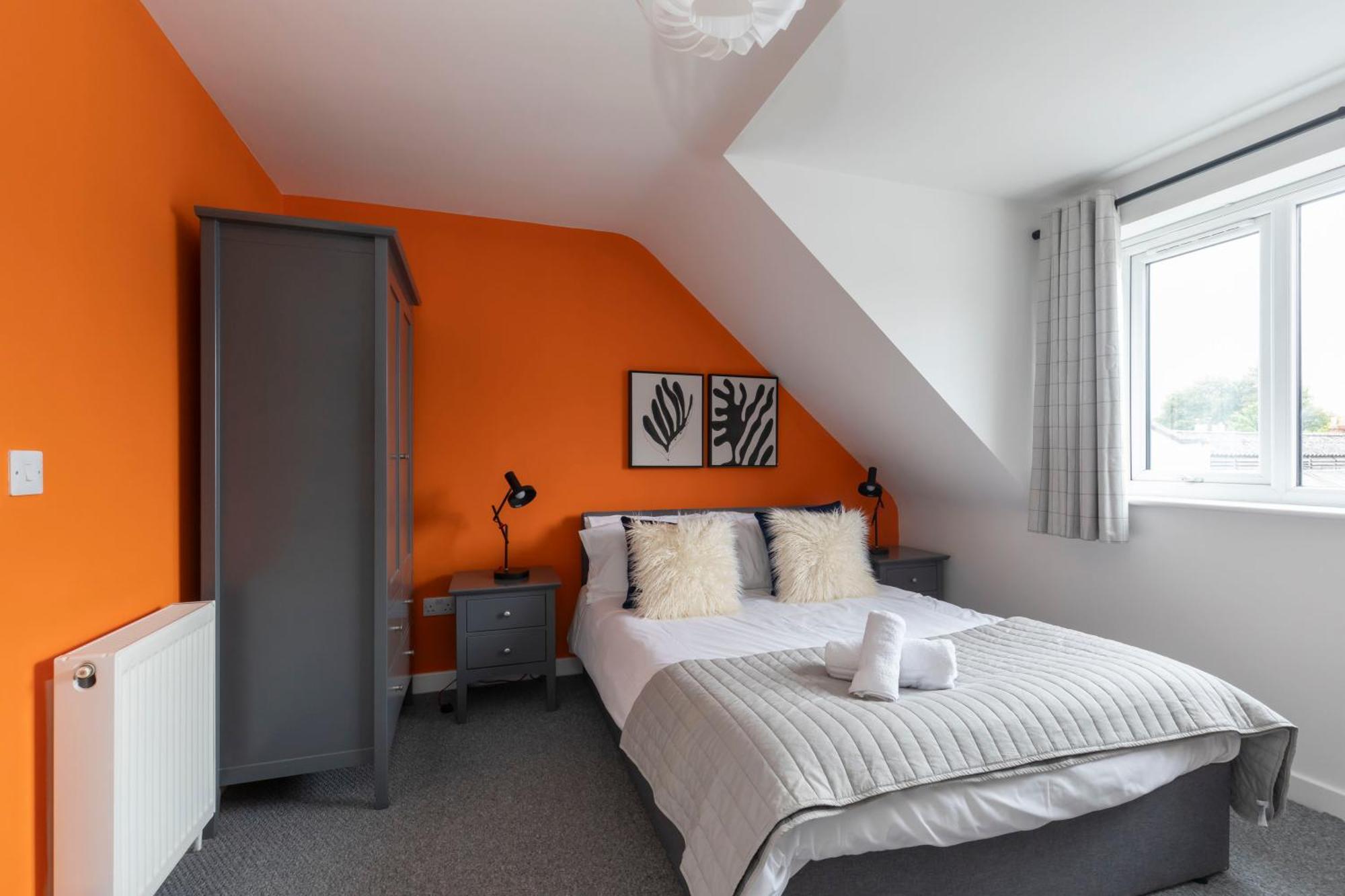 Modern Four Bedroom Four Bathroom Home チェルトナム エクステリア 写真